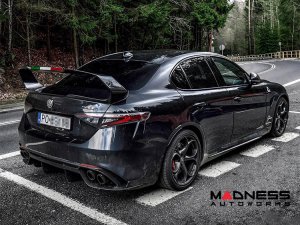 Alfa Romeo Giulia Trunk Spoiler - Carbon Fiber - GTAm Style w/ Italian Theme 